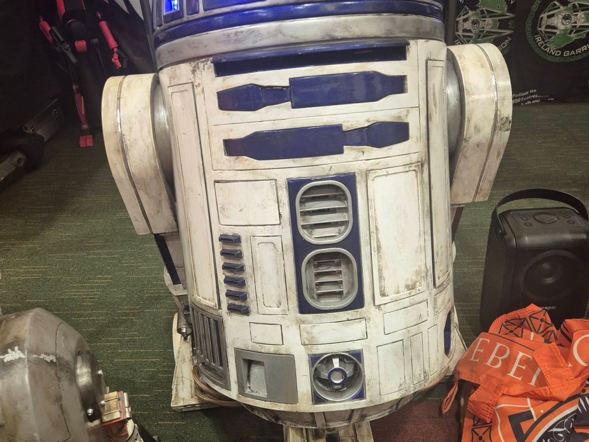 R2D2 Fun at Dublin Comic Con Summer&nbsp;2026